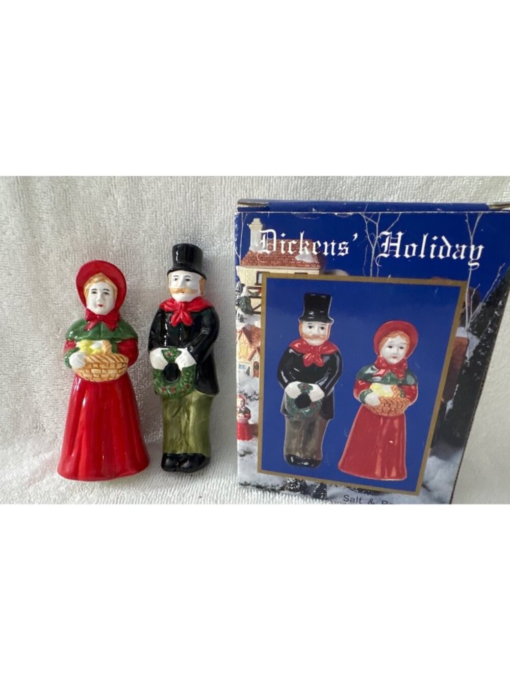 Dickens Holiday Ceramic Salt & Pepper Shakers Caroler Couple Vintage Christmas D